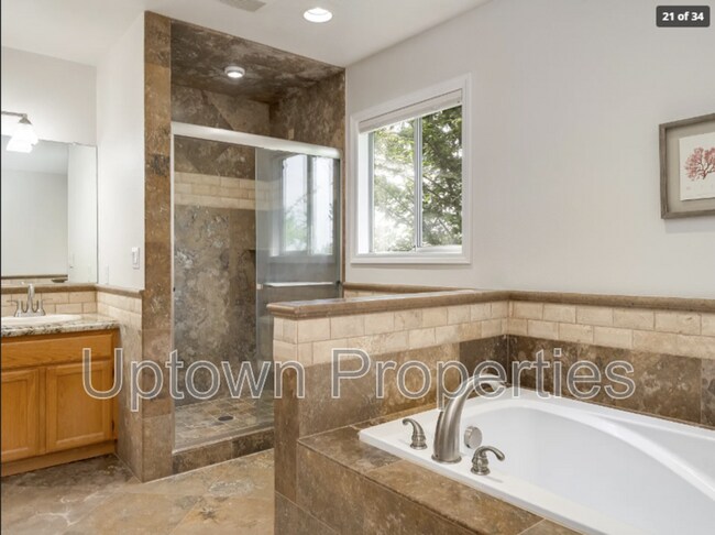 Building Photo - 320 NW 163rd Pl