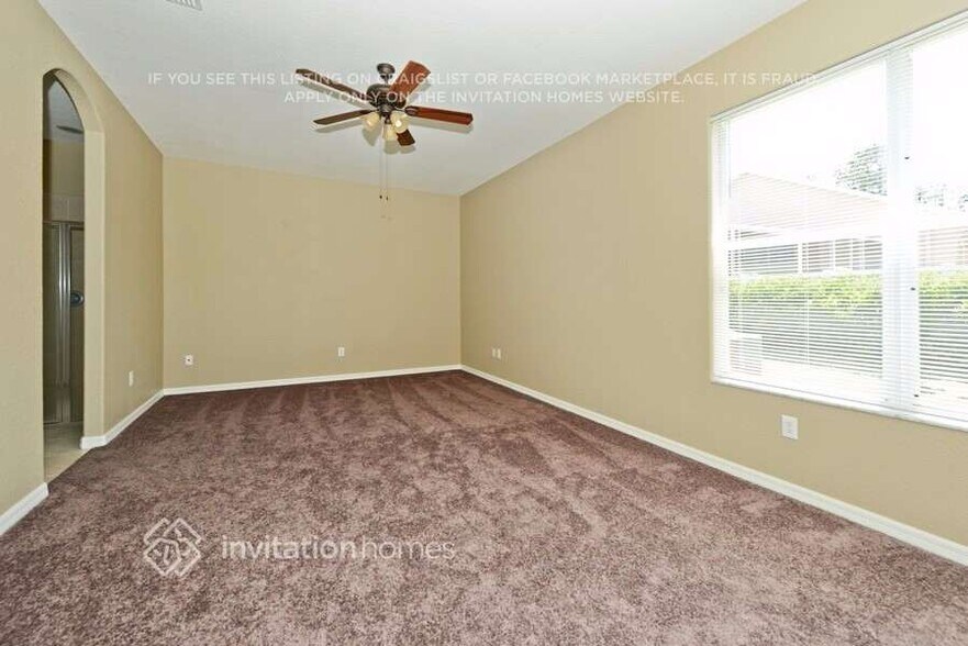 Building Photo - 27042 Firebush Dr