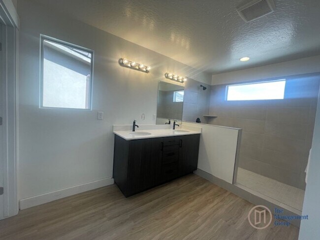Building Photo - Brand New Desert Providence