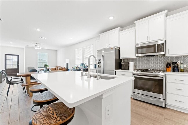 Building Photo - 4607 Sweet Annie Path