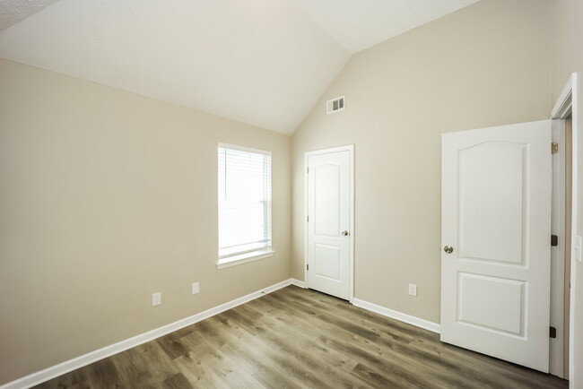 Building Photo - 1365 Camelia St