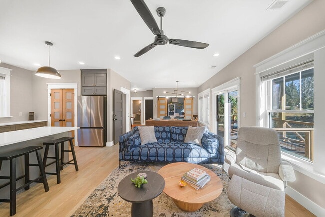 Building Photo - Fully Furnished | Asheville Area