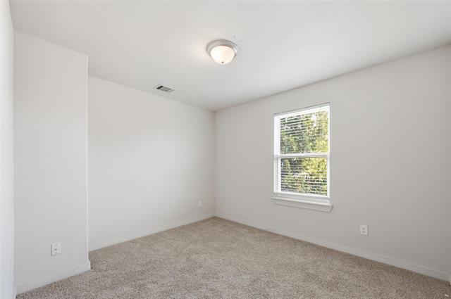 Building Photo - 9941 Ironhorse Dr