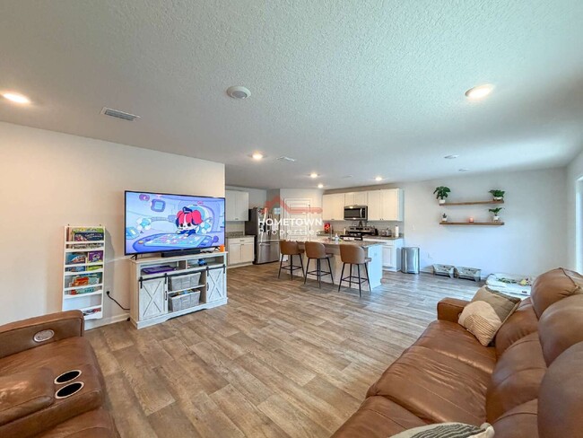 Building Photo - 5469 Merlin