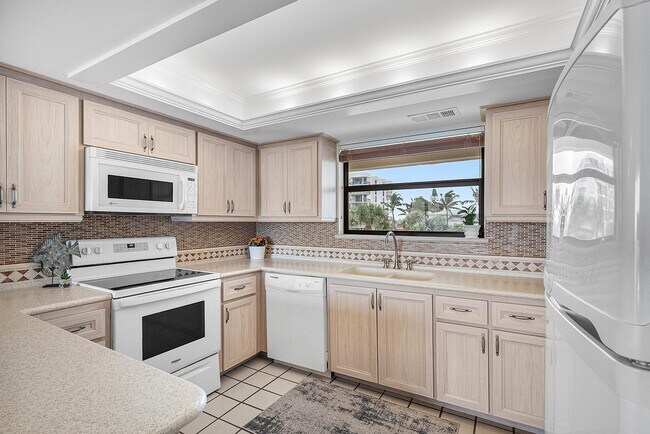 Building Photo - 3951 N Ocean Blvd
