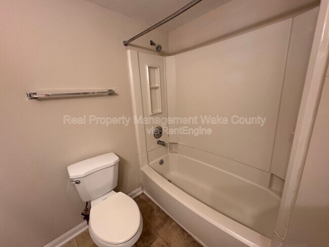 Building Photo - 104 Benedict Ln