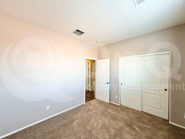 Building Photo - 11434 E Cliffrose Ln
