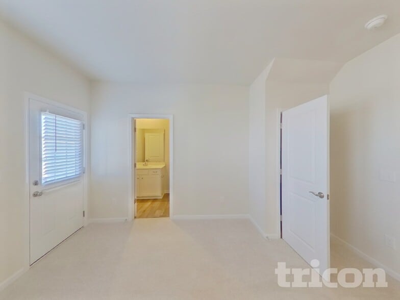 Building Photo - 1207 Mary Jane Ave