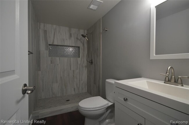 Building Photo - 42965 River Bend Dr