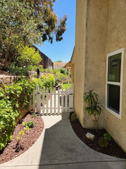 Building Photo - 6802 Chapman Pl