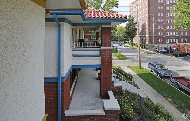 Building Photo - Alexander