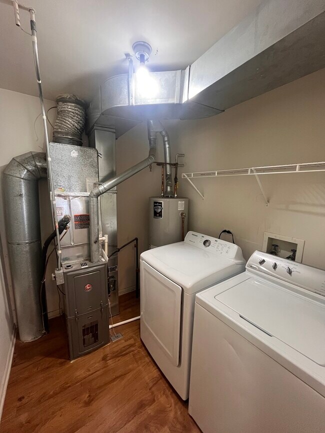 Building Photo - 4424 W Brownstone Way