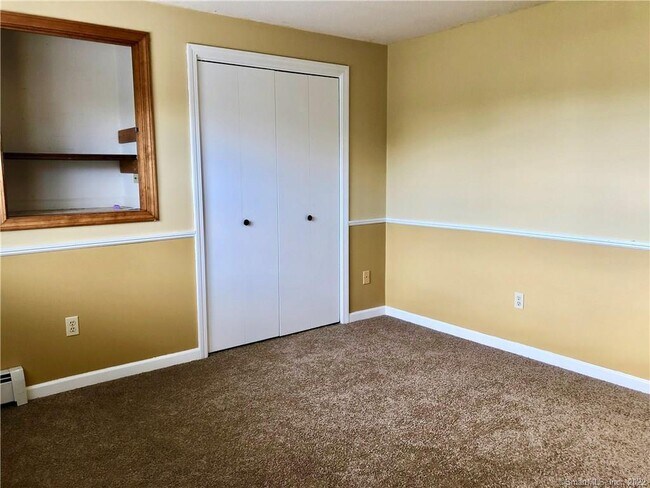 Building Photo - 49 Cheshire Dr