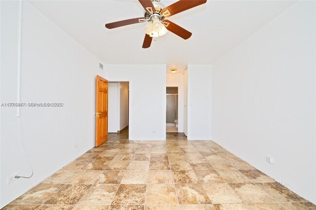 Building Photo - 7441 Wayne Ave