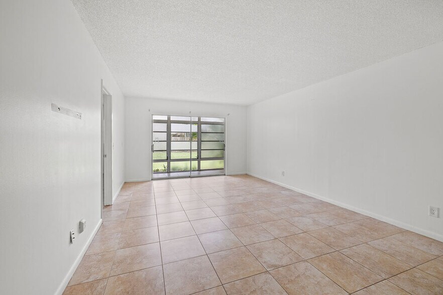 Building Photo - 1166 6th Ave