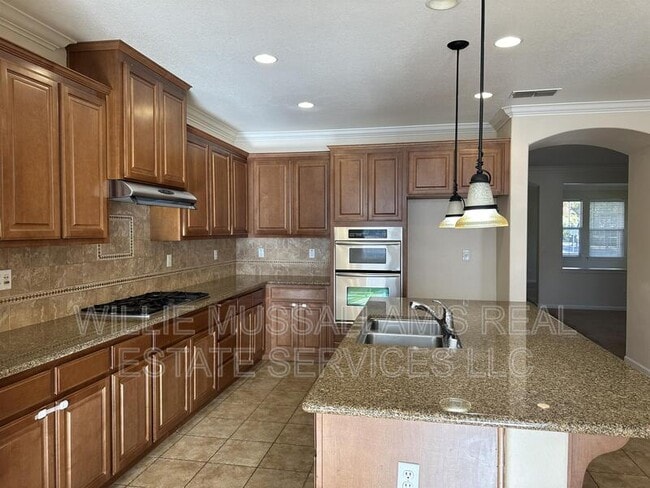 Building Photo - 604 W Sombra Way