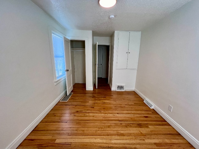 Building Photo - Updated Two Bedroom with Private Yard!