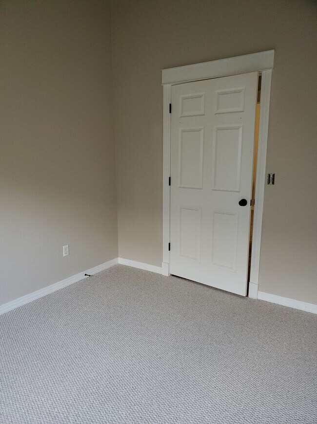 Building Photo - 2012 Remington St