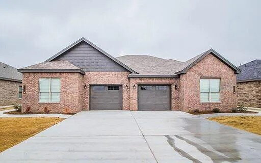 Building Photo - "Charming 3-Bedroom Duplex with 2 Full Baths and 1500 Sq Ft of Comfortable Living in Lubbock!"