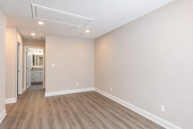 Building Photo - Spacious Three Bedroom w/ Loft Space
