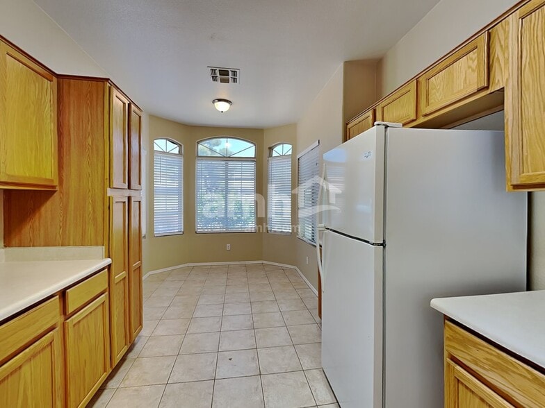 Building Photo - 14551 W Marcus Dr