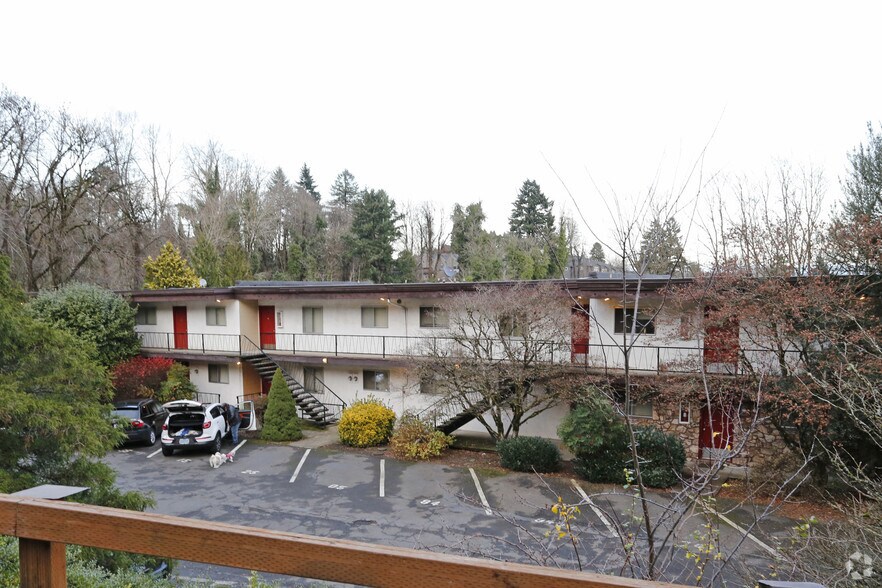 Primary Photo - Town & Country Apartments