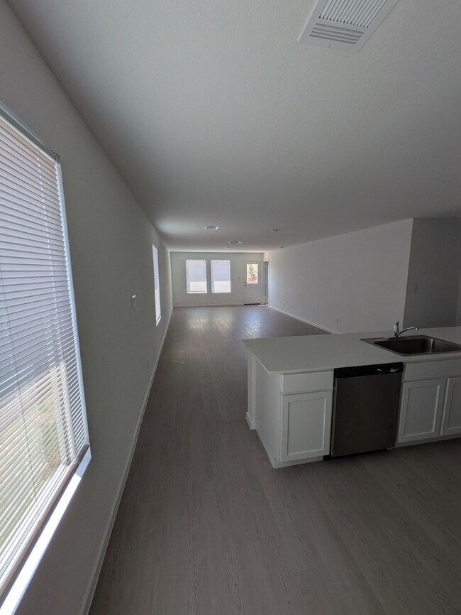 Building Photo - 15106 Azzurro Stone