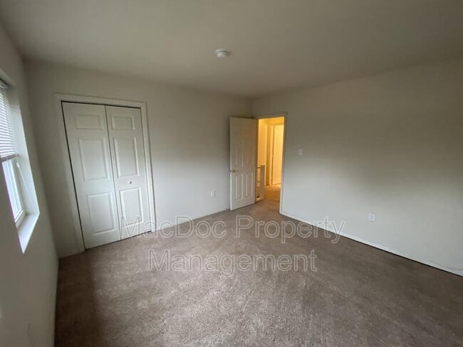 Building Photo - 729 Anvil Rd