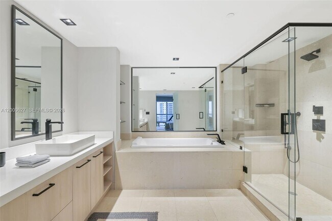 Building Photo - 465 Brickell Ave