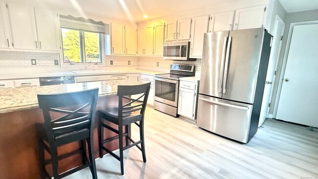 Building Photo - 20 Arthur Dr