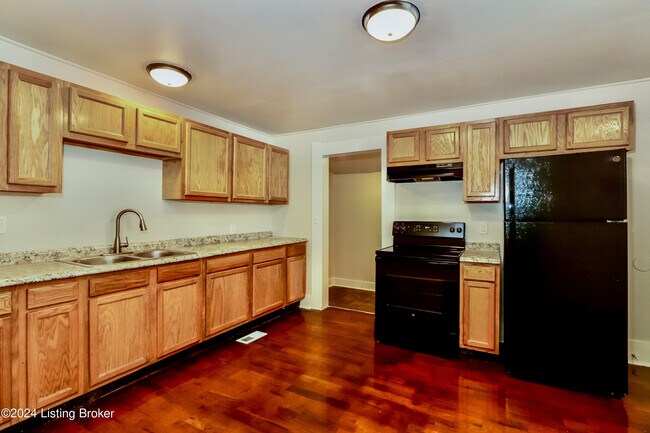 Building Photo - 3732 River Park Dr