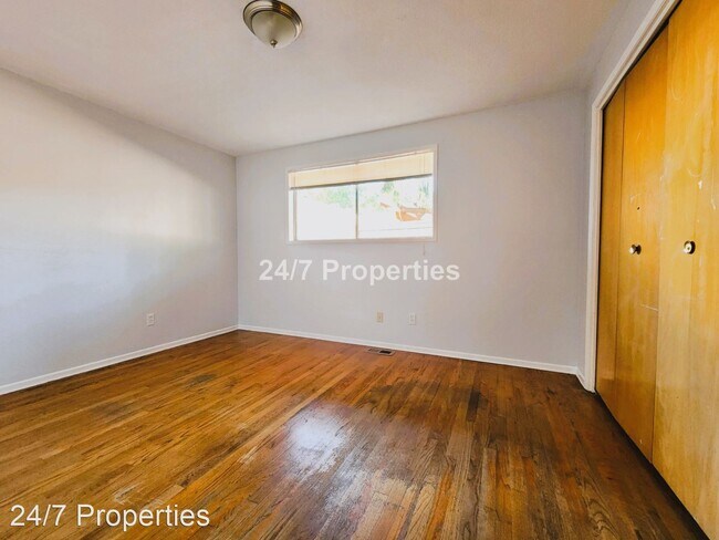 Building Photo - 3 br, 2 bath House - 3029 SE Swain Ave