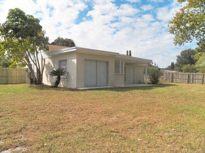 Building Photo - 7109 Vallejo Way