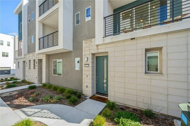 Front Door - 27457 Viero Pl