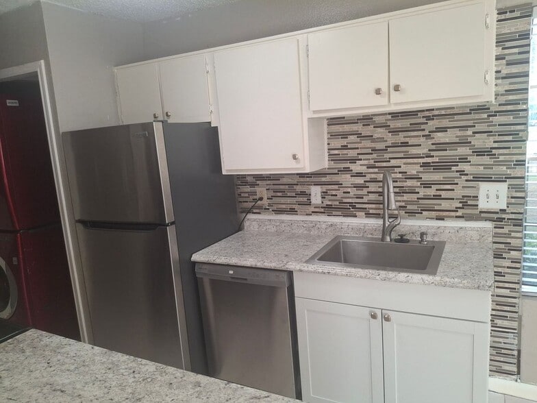 Building Photo - 12660 Ashford Point Dr