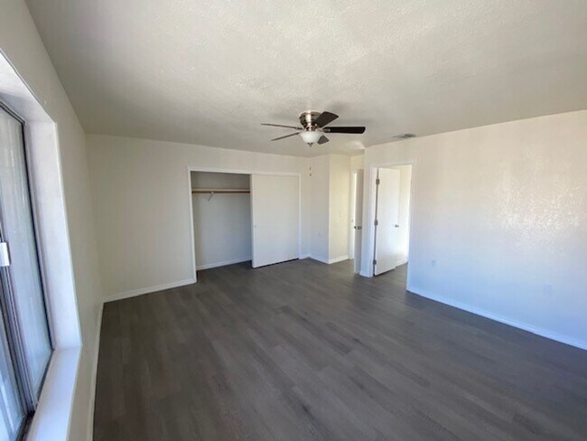 Building Photo - 2BR 2BA HOME-Fenced Yard & Workshop Garage, RV-Boat