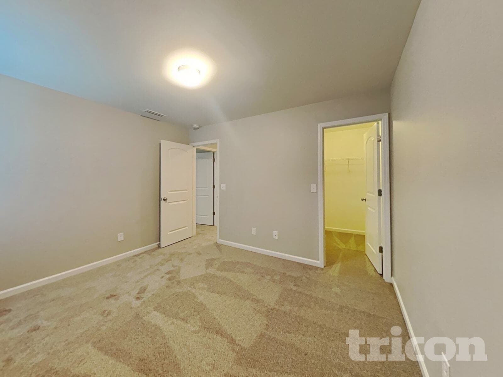 Building Photo - 805 Alta Wy