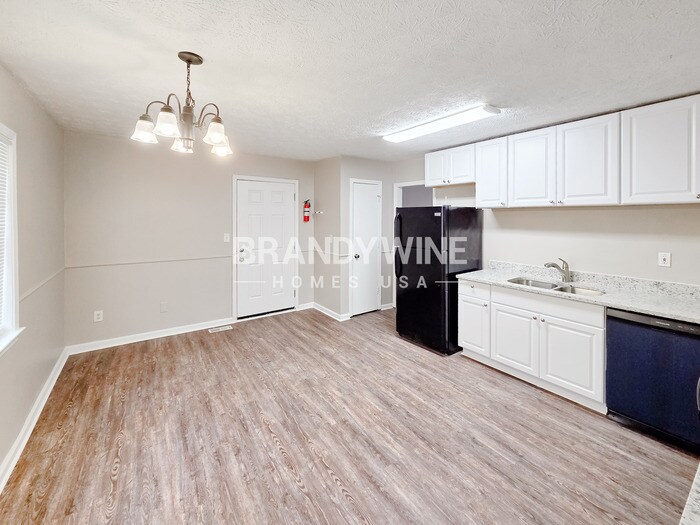 Building Photo - 112 Valerie Ct