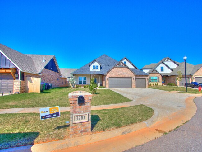 Building Photo - 3201 Hayven Cir