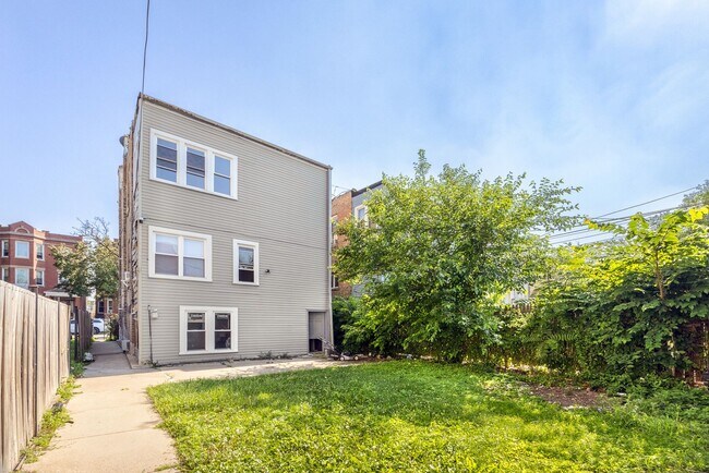 Building Photo - 4104 W 24th Pl