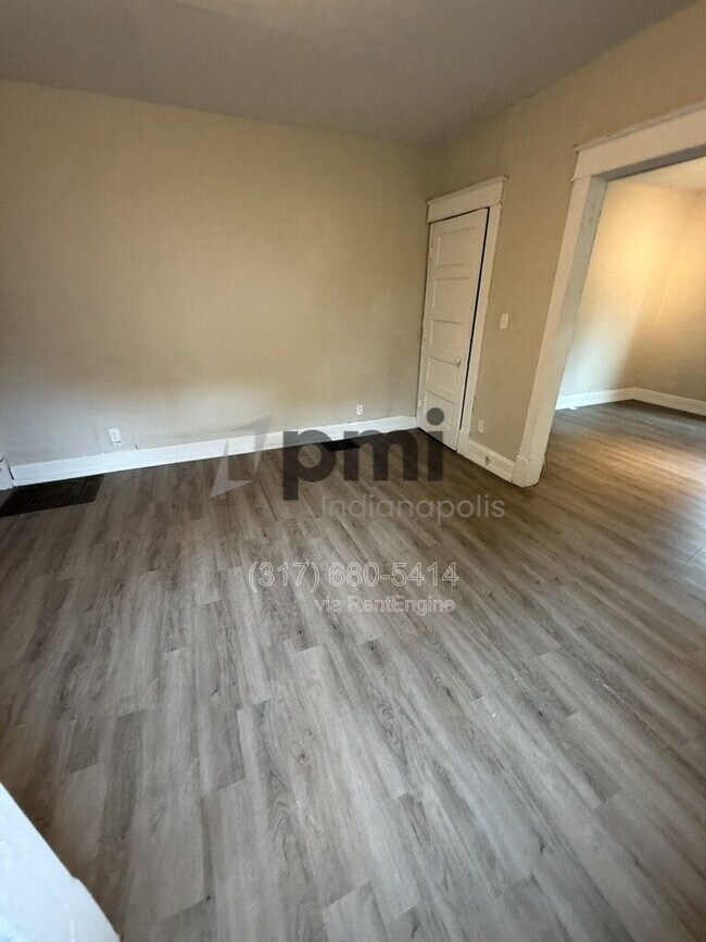 Building Photo - 3502 N Kenwood Ave