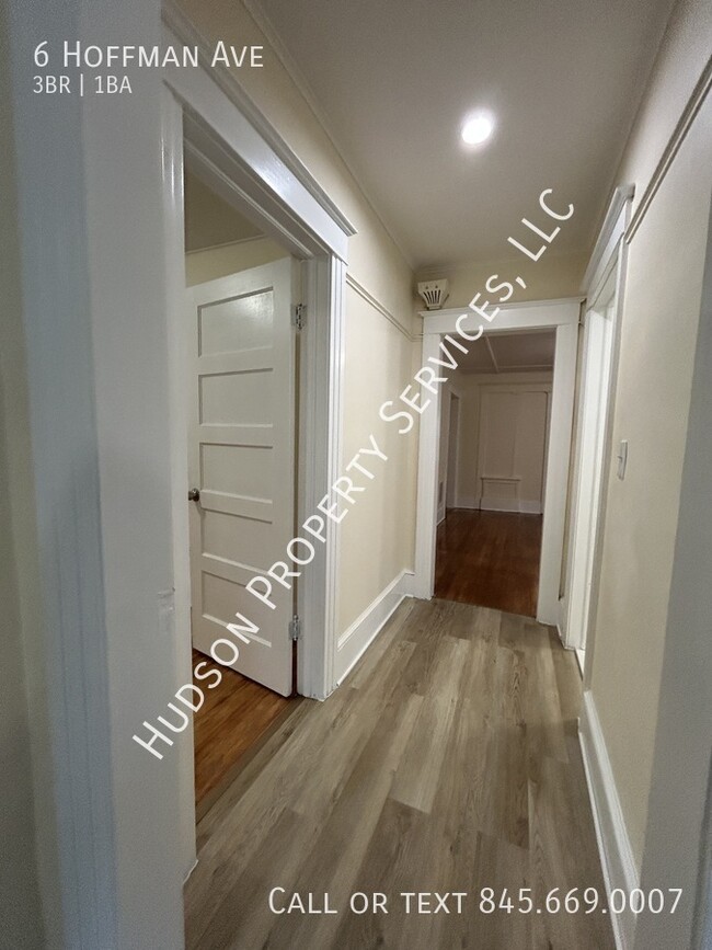 Building Photo - Beautiful and Newly Updated 1st Floor Apar...