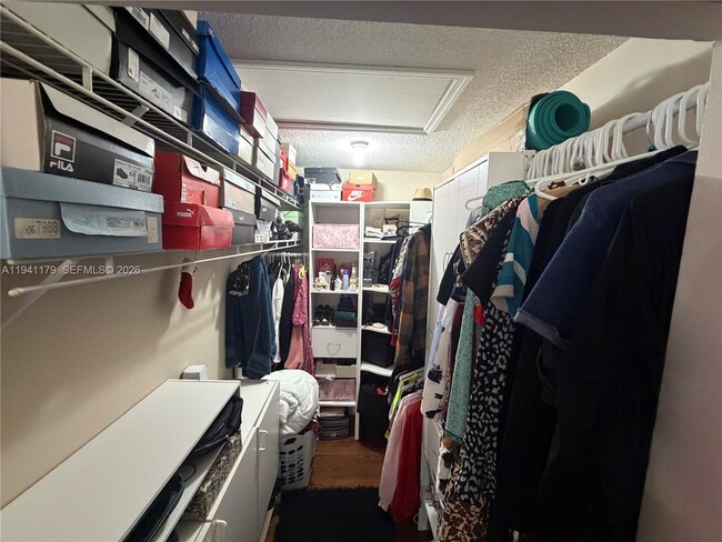 Building Photo - 810 NE 212th Terrace