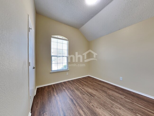 Building Photo - 1307 Rabbit Rdg