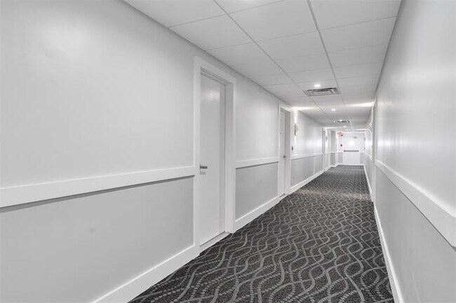 Building Photo - 3700 Galt Ocean Dr