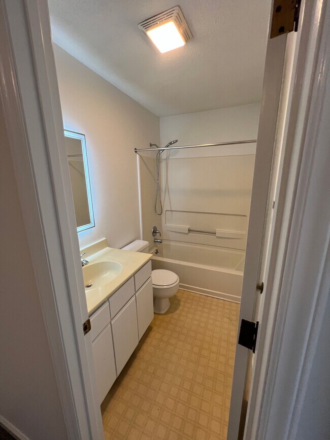 Building Photo - 2805 Ferret Ct