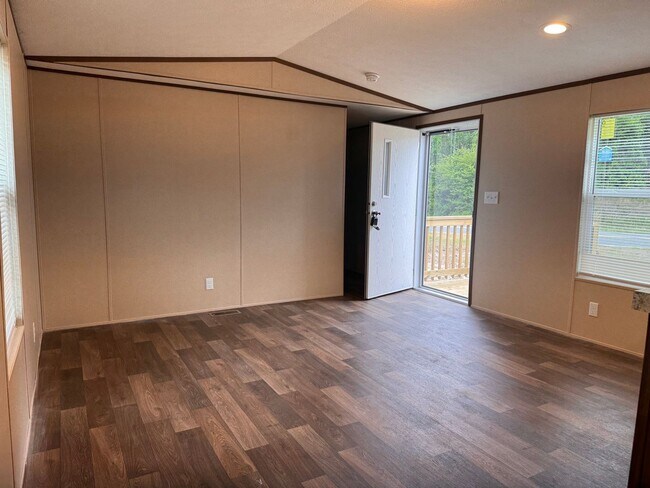 Building Photo - BRAND NEW 3 BED, 2 BATH MOBILE HOME!