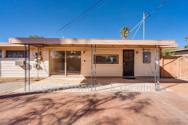 Building Photo - 6844 E Kingston Dr