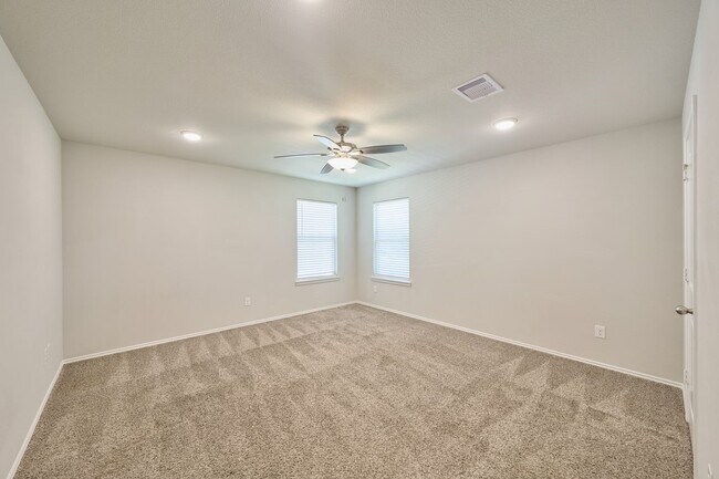 Building Photo - 901 Chickasaw Dr