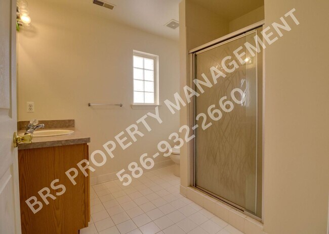 Building Photo - JUST REDUCED!!!   2 Bedroom 2 Bathroom Condo